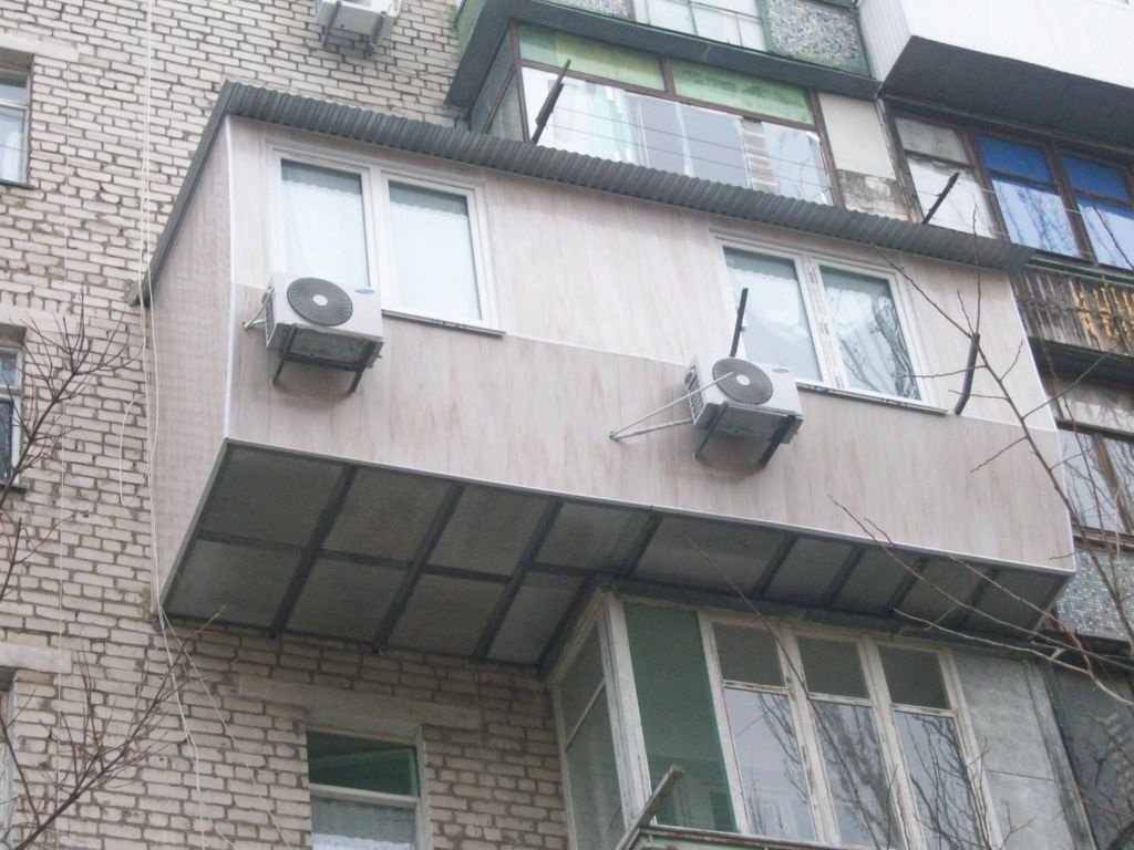 Перед внесением конструктивных изменений на балконе необходимо получить разрешение.