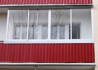 Фото: Балкон с алюминиевым профилем
