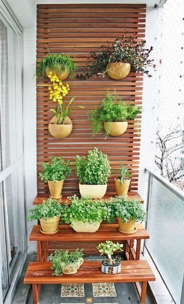 Изображение: Подставка для цветов на балконе

