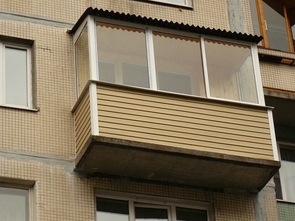 Балконный профиль с алюминиевым сайдингом
